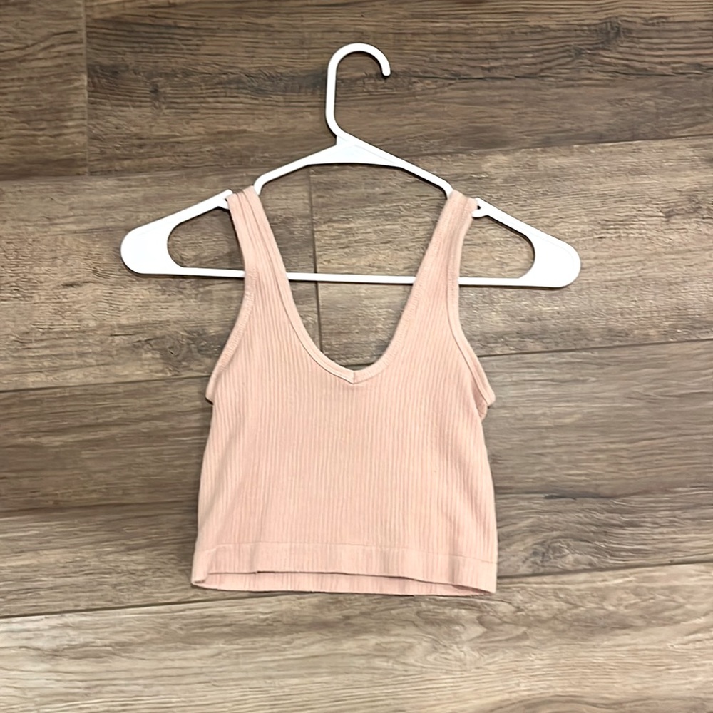 Woman’s pink crop top